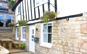1 The Cottage, Studio Apartment, Ye Olde Barn Apartments